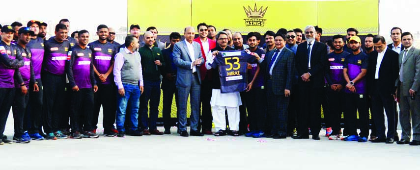Newly elected Member of Parliament Md Shahriar Alam unveiling jerseys of Rajshahi Kings at Hatirjheel in the city on Thursday.