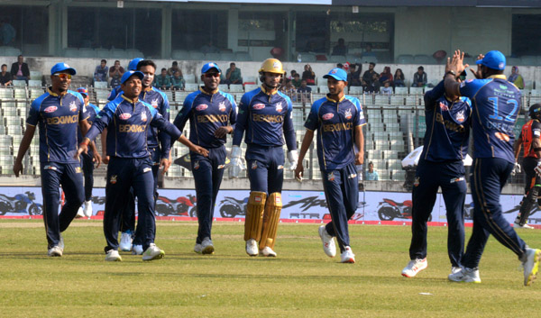 Players of Dhaka Dynamites coming out from the field after defeating Khulna Titans in their match of the UCB 6th Bangladesh Premier League (BPL) T20 cricket at the Sher-e-Bangla National Cricket Stadium in the city's Mirpur on Tuesday.
