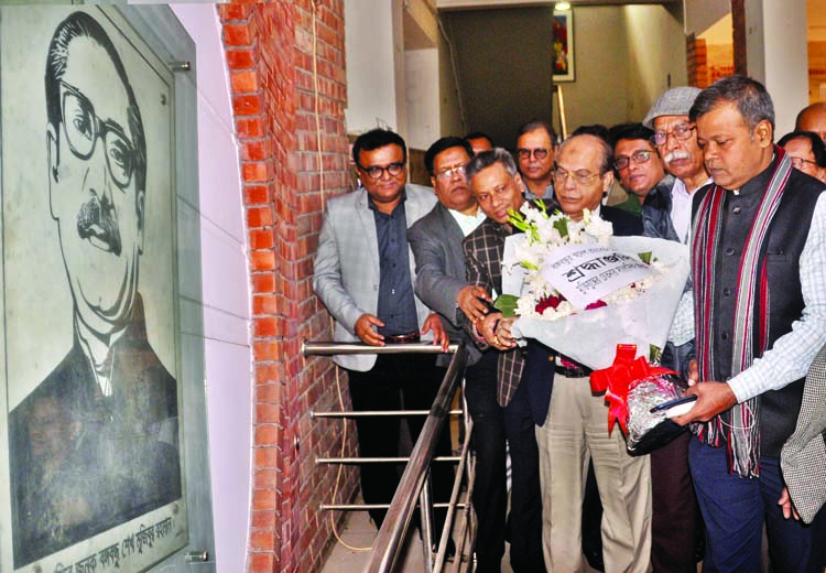 'Muktijuddher Chetonar Sangbadik Forum' paid tributes to Father of the Nation Bangabandhu Sheikh Mujibur Rahman by placing wreaths at his portrait at the Jatiya Press Club on Thursday marking Bangabandhu's Homecoming Day.