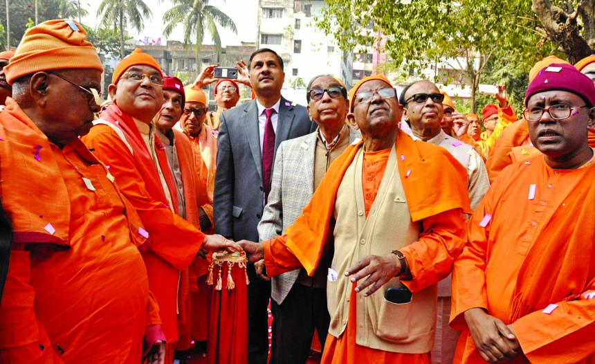 Prime Minister's Political Adviser HT Imam, among others, at the inauguration of unveiling Vivekananda Sculpture in the city's Ramakrishna Mission on Saturday.Prime Minister's Political Adviser HT Imam, among others, at the inauguration of unveiling Vi