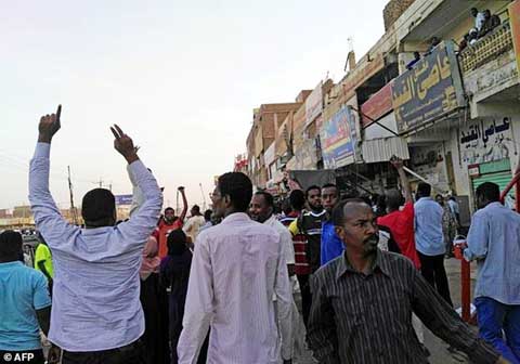 Protests in Sudan against rising bread prices have escalated into nationwide anti-government demonstrations.