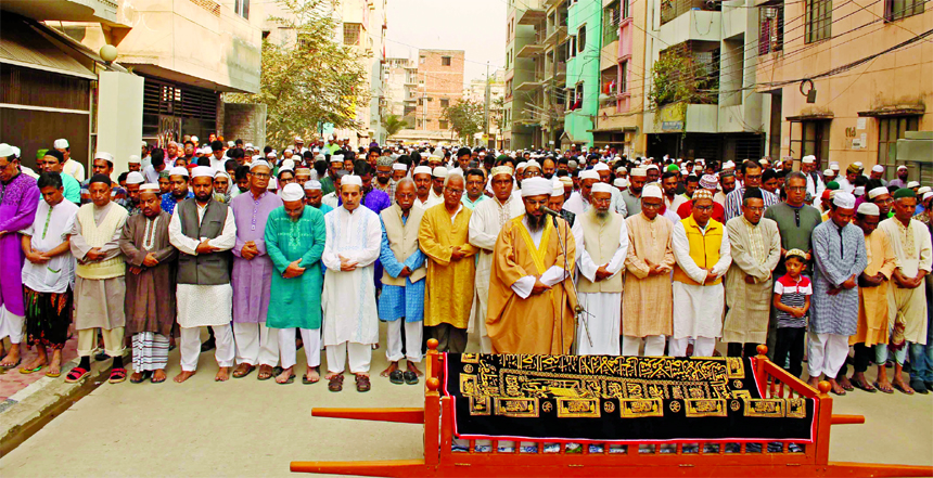 The Namaz-e-Janaza of senior journalist M Bashir Ahmed was held in front of his residence in the city's Journalists' Housing Society after Juma prayers.