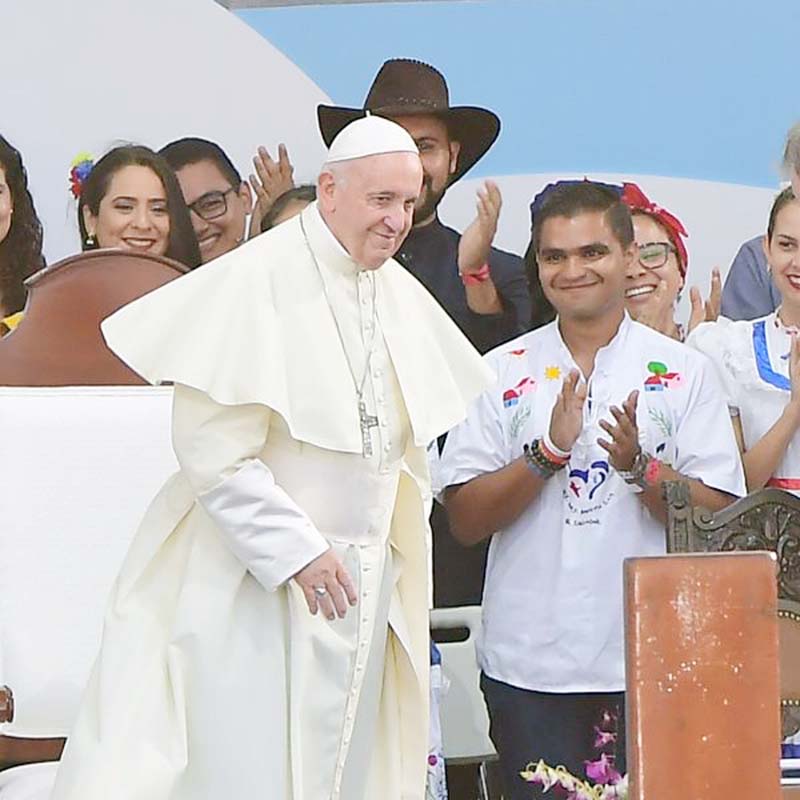 In a swipe at US President Trump's plans to build a border wall Pope Francis told young pilgrims it was "senseless"" to condemn every immigrant ""as a threat to society"""