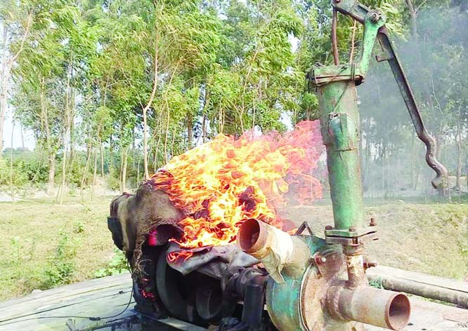 JAMALPUR: Illegal sand lifting machine was burnt at Jamalpur by mobile court on Tuesday.