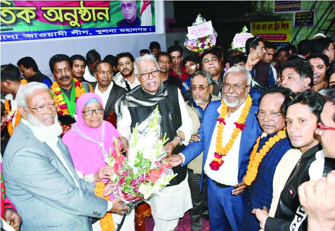 KHULNA: State Minister for Labour and Employment Begum Monnuzan Sufian, MP and KCC Mayor Talukdar Abdul Khaleque being greeted during a reception at Daulatpur Central Shahid Minar Square recently.