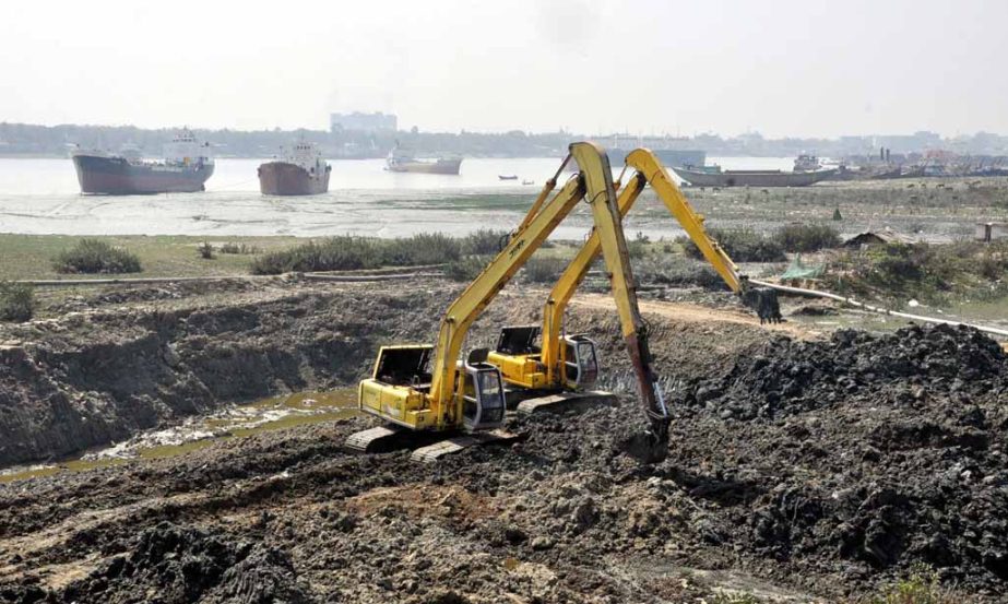 Dredging of Karnaphuli River from New Bridge area has started yesterday to increase the navigability of the River . Photo : Bachhu Barua