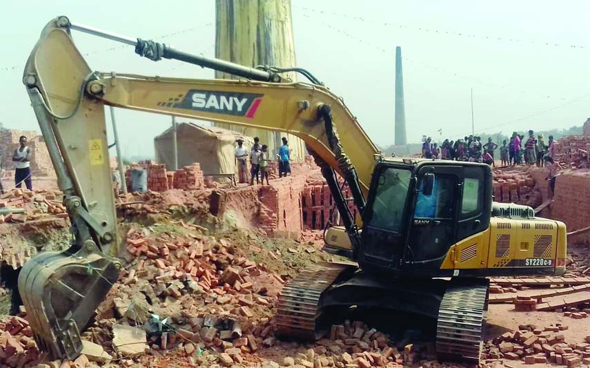 KERANIGANJ: Department of Environment conducting operations on illegal brick fields at Mollarhat in Keraniganj on Tuesday.