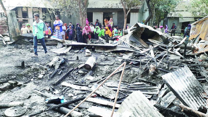 DAMUDYA (Shariatpur): A devastating fire originated from short circuit gutted three houses at Uttar Damudya Village under Damudya Upazila on Tuesday.