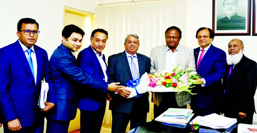 A delegation led by Azam J Chowdhury, President of Bangladesh Association of Publicly Listed Companies (BAPLC), met with Commerce Minister Tipu Munshi, at his secretariat office recently. Md. Amzad Hossain Secretary General, Anis A. Khan, Vice-President,