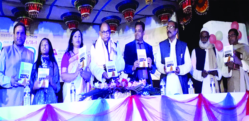 PANCHAGARH : Railways Minister Advocate Md. Nurul Islam Sujan unveiling covers of three new books at inaugural ceremony of the week-long 'Bhasha Sainik Muhammad Sultan Book Fair-2019' in Panchagarh district town on Friday as the chief guest.