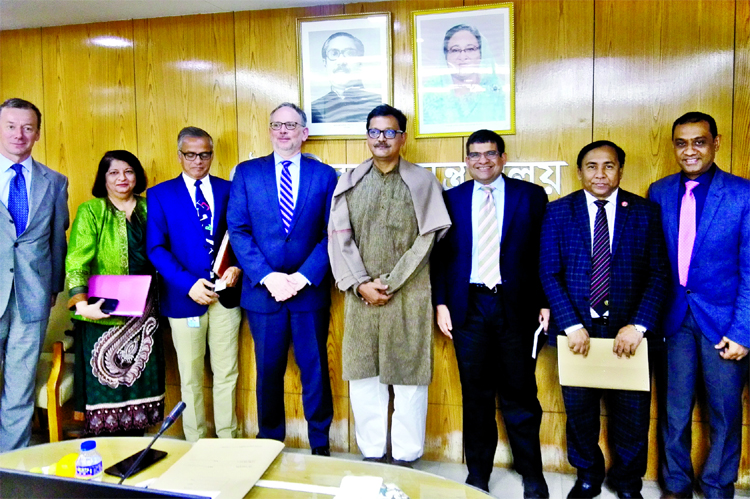 A delegation led by Acting Country Director of Bangladesh-based World Bank Robert J Saun called on State Minister for Shipping Khalid Mahmud Chowdhury at the seminar room of the ministry on Tuesday.
