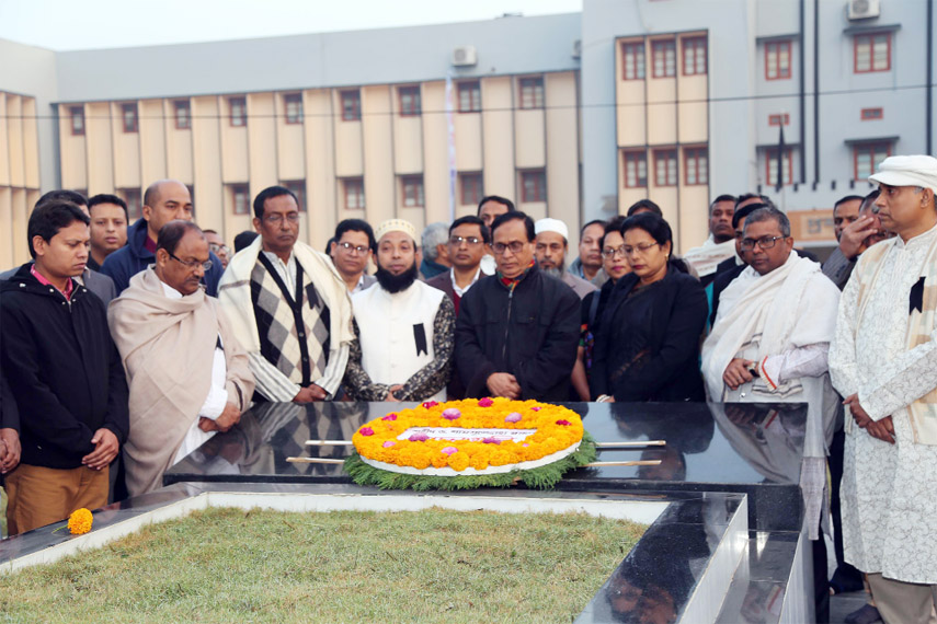 Vice-Chancellor of Rajshahi University Prof Dr M Abdus Sobhan on last Monday paying tribute to Prof Dr Shamsuzzoha who was killed by the Pakistani military forces on 18 February 1969. Since then, the University observed the day as Teachers' Day to honour