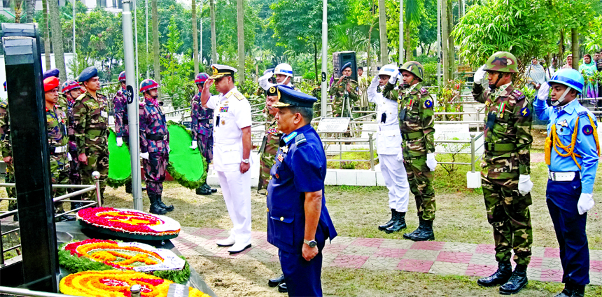 Three Chiefs of Services place wreaths at Banani at the victims who were killed during Pilkhana carnage marking the day on Monday.