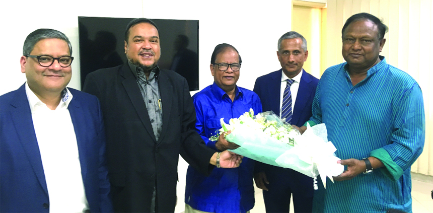 A delegation led by Obaidur Rahman, President, Australia Bangladesh Chamber of Commerce and Industry (ABCCI) met with Commerce Minister Tipu Munshi at the latter office Monday. Board Members of ABCCI had a meaningful meeting with the Minister to develop l