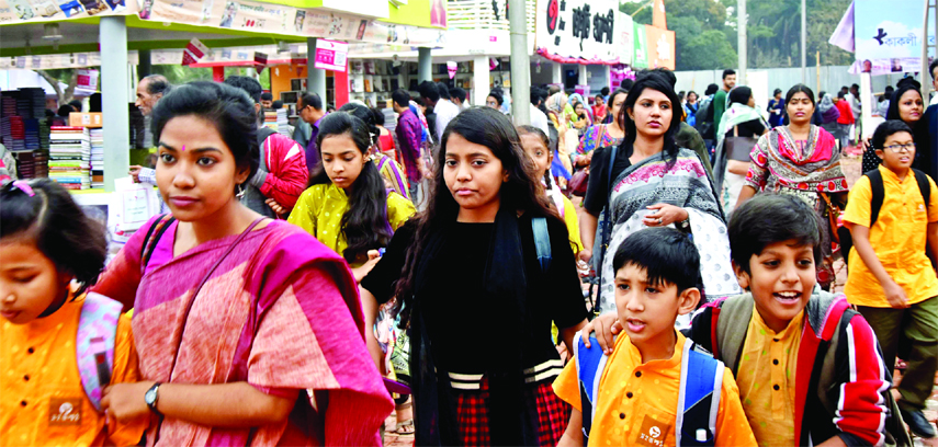 Huge rush of book lovers on the last day of Amar Ekushey Book Fair on Thursday.