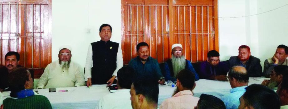 MODHUKHALI ( Faridpur): President of Modhukhali Upazila Awami League Mirza Moniruzzaman speaking as Chief Guest at a discussion on upazila parishad election yesterday .