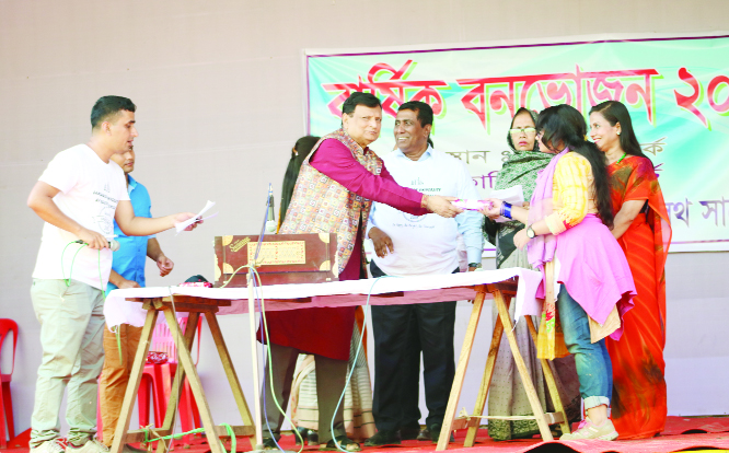 GAZIPUR: Bangladesh University of Health Sciences (BUHS) organised annual picnic at Monpura Park in Gazipur amid festivity on Friday . Vice-Chancellor of the University Prof Dr Faridul Alam seen distributing prizes among the winners of sports competit