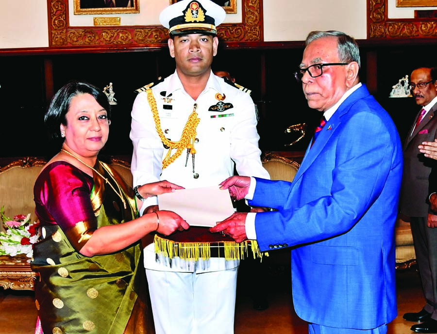 Newly appointed Indian High Commissioner to Bangladesh Riva Ganguly Das presenting her credentials to President M Abdul Hamid at Bangabhaban on Thursday. Press Wing, Bangabhaban photo