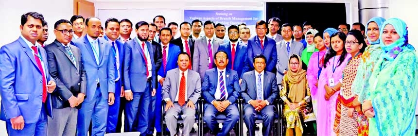 Md. Quamrul Islam Chowdhury, Managing Director of Mercantile Bank Limited, attended at a day-long training course on "Various Aspects of Branch Management for Efficient Banking Operation" at the Bank Training Institute in the city recently. 40 Officers