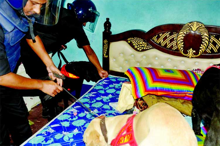 Members of RAB-2 conducted an anti-drug raid in city's Geneva Camp of Mohammadpur area and arrested some drug traders on Friday.