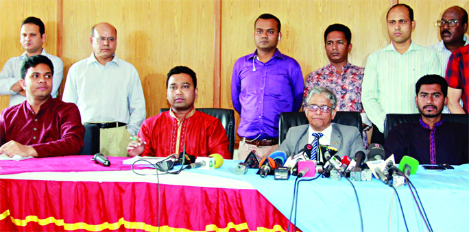 Elected leaders of Dhaka University Central Students' Union (DUCSU) take over their respective charges for one year in its executive meeting, presided over by the DU VC held after 28 years on Saturday. VP Nurul Haq Nur and GS Golam Rabbani among others s