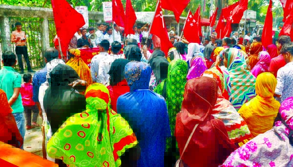 Garments Sramik Front organised a rally in front of the Jatiya Press Club on Monday to meet its various demands including declaration of April 24 as the Garments Sramik Mourning Day marking 6th anniversary of Rana Plaza collapse.