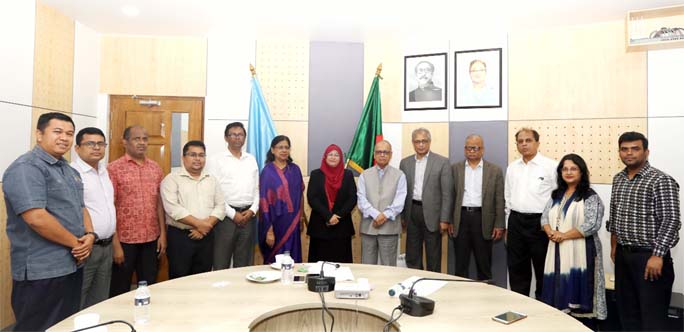 Prof Abdul Mannan, Chairman of University Grants Commission of Bangladesh poses for a photo shoot with a three-member delegation from Universiti Utara Malaysia at UGC on Tuesday.