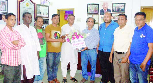 SYLHET: Leaders of Photo Journalistsâ€™ Association, Sylhet greeting Ariful Haque Chowdhury, Mayor, Sylhet City Corporation during a courtesy call recently.