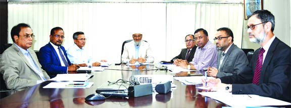 Anwar Hossain Chowdhury, EC Chairman of Islamic Finance and Investment Limited (IFIL), presiding over its 136th meeting at its head office in the city Wednesday. A Z M Saleh, Managing Director, SM Bakhtiar Alam, Liaquat Hossain Moghul, KBM Moin Uddin Chis