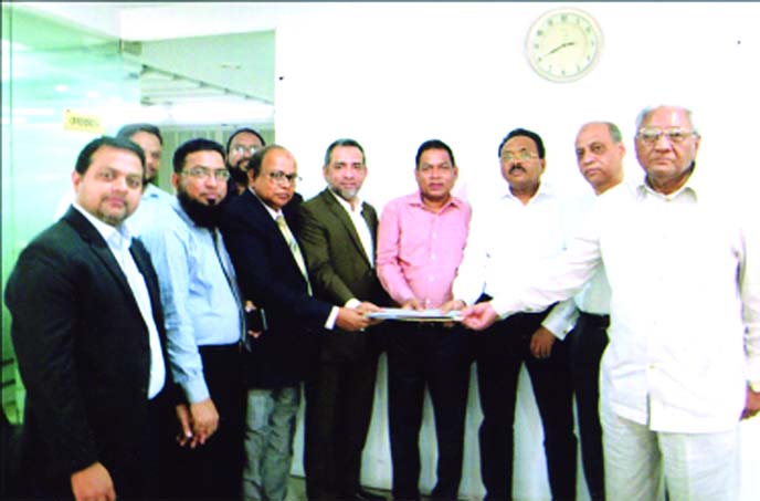 Mir Nazim Uddin Ahmed, Managing Director of Islami Commercial Insurance Company Limited (ICICL) and Md. Rezaul Haque, Managing Director (CC) of Prime Finance Capital Management Limited, exchanging an agreement signing document at ICICL head office in the