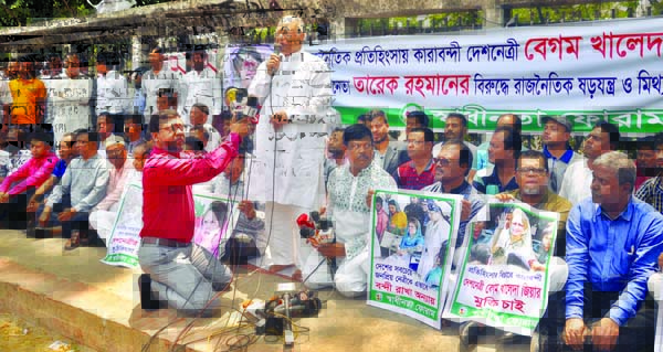 BNP Standing Committee Member Dr. Khondkar Mosharraf Hossain speaking at a sit-in organised by Swadhinata Forum in front of the Jatiya Press Club on Monday to meet its various demands including unconditional release of BNP Chief Begum Khaleda Zia.