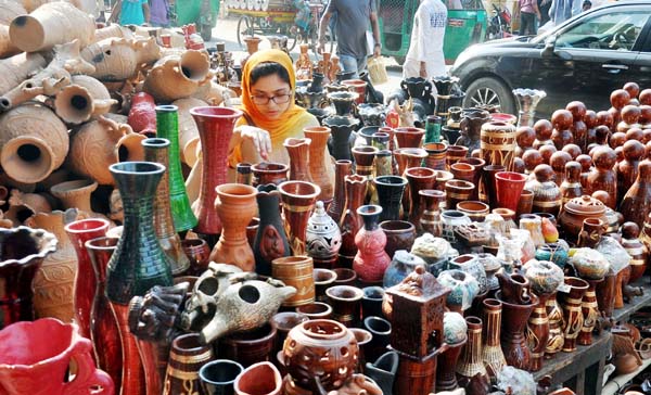A Pottery Fair began at Laldighi Maidan marking the Jabbarer Boli Khela. This snap was taken yesterday.