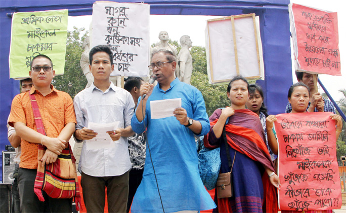 Different organisations organised a rally on the premises of TSC of Dhaka University on Friday demanding trial of killers of Sagor-Runi and others.