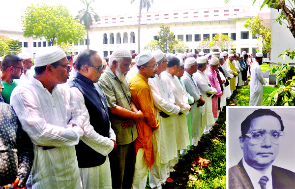 Chief Justice Syed Mahmud Hossain, Barrister Mainul Hosein, among other senior lawyers, attended the Namaj-e-Janaza of the former Secretary and President of the Supreme Court Bar Association (SCBA) Advocate M Hafizullah held on the SC premises on Friday.