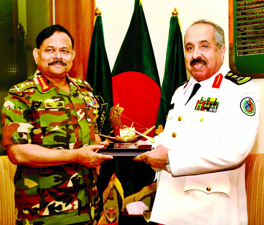 Army Chief General Aziz Ahmed presenting replica of boat to Director General (DG) of Saudi Border Guards Vice Admiral Awwad Eid Al Aradi Al Balawi during meeting at the Army Headquarters at Dhaka Cantonment yesterday. Photo : ISPR