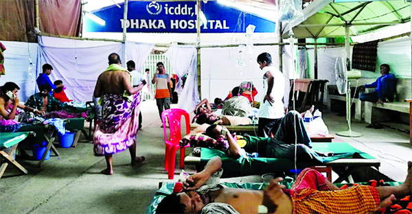 Diarrhoea patients contained to rise as heat wave sweeping across the country. The number of patients may cross all the previous record. This photo was taken from icddr,b on Friday.
