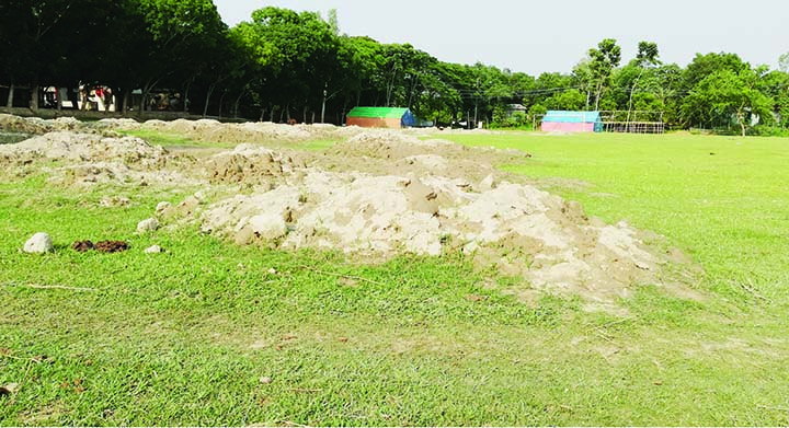 TANGAIL: The playground of Dhubria Chhafatullah High School has been closes for three months in the name of renovation. This snap was taken on Monday. Banglar Chokh