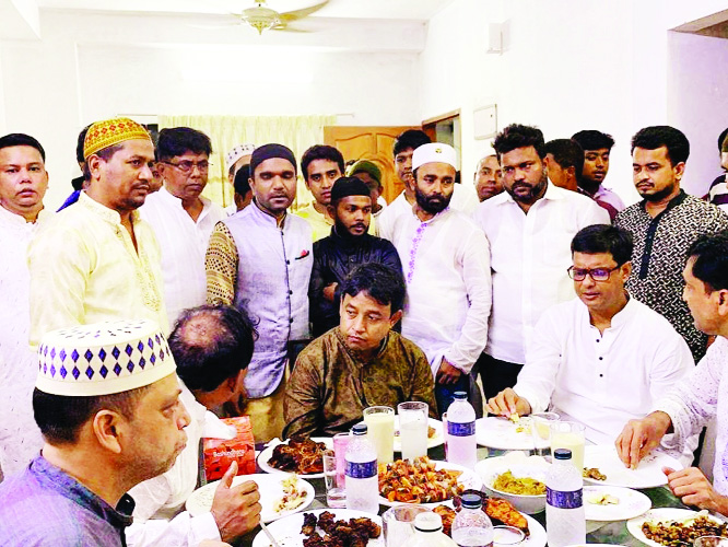 SONARGAON (Narayanganj): Sonargaon Awami League and its front organisations arranged an Iftar Mahfil on Friday. Among others, District Superintendent of Police Harunur Rashid, Sonargaon Police Station OC Moniruzzaman Monir, OC Investigation Helal Uddi