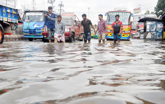 People have been facing problem at Oxygen Crossing in Port City due to water -logging yesterday.