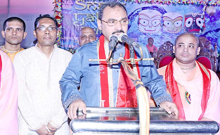 CCC Mayor A J M Nasir Uddin speaking at the inaugural programme 'Snan Jatra' programme at DC Hill premises organised by Chattogram Iscon on Sunday.