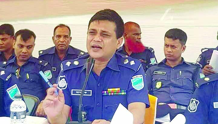 KISHOREGANJ: Md Mashrukur Rahman Khaled, SP, Kishoreganj speaking at a briefing on Monday marking the Katiadi Upazila Parishad re-election at Katiadi Govt College Auditorium.