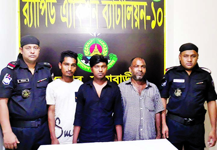 Members of RAB-10 nabbed three persons with foreign wine from the city's Gulshan area on Wednesday.