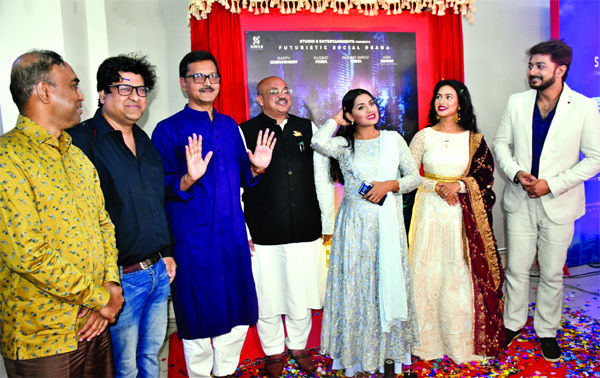 State Minister for Shipping Ministry Khalid Mahmud Chowdhury (third from left) was present as the chief guest at Muhurat of film â€˜Dhaka 2040â€™ held at Dhaka Club. Director of the film Dipankar Dipon (second from left), actresses Tisha and Nusr