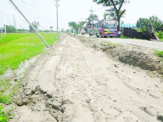 NILPHAMARI: A view of incomplete 15.5-kilometer long Saidpur-Nilphamari Highway via Uttara EPZ. It has been causing sufferings to 35,000 EPZ factory workers including passer-by due to slow pace of work. This snap was taken yesterday.