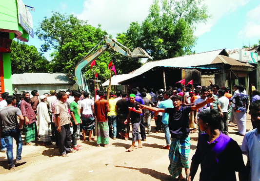 SREEBARDAI (Sherpur): Illegal structures were evicted from the land at Sreebardi Upazila as the land owner got verdict from the court recently .