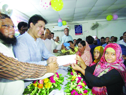 GAZIPUR: Md Iqbal Hossain Sobuj MP distributing stipends among the meritorious students at Rajbari Union Parishad as Chief Guest on Saturday, Haji Faruk Hossain, Chairman, Rajbari Union Parishad presided over the meeting.