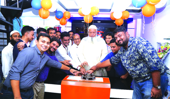 Syed Asaduzzaman, Managing Director of Best Electronics Ltd, inaugurating the company's own showrooms at Khilkhet in the city on Monday. Since the official launch in 2013, Best Electronics has managed to open over 123 own showrooms across the country.