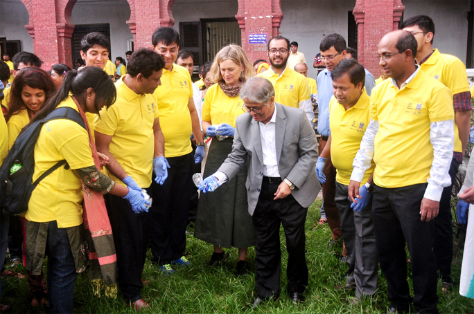 Prof Dr Md. Akhtaruzzaman, Vice-Chancellor of Dhaka University inaugurates an event namely 'Plastic Free Week' at the University campus on Monday.