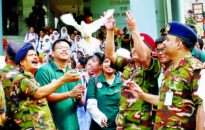 Commandant of Armed Forces Medical College Major General Md Mostafizur Rahman inaugurating cultural , medi-carnival , art and photo competition -2019 of the college yesterday. Photo ISPR