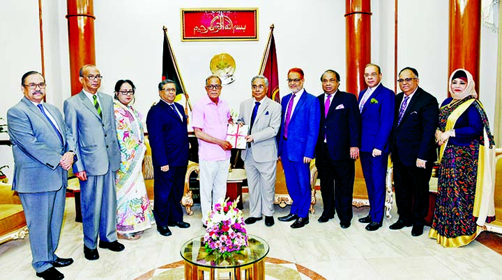 A delegation of Bangladesh Supreme Court led by Chief Justice Syed Mahmud Hossain submitted annual report of Bangladesh Supreme Court to President M Abdul Hamid at Bangabhaban yesterday. NPhoto : Bangabhaban